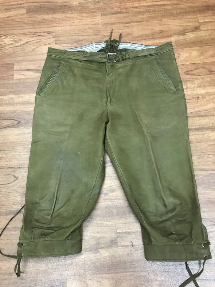 Grüne Kniebundlederhose Herren Größe 54 – stabiles Leder, Vintage, leicht verspeckt, handgefertigt in Deutschland