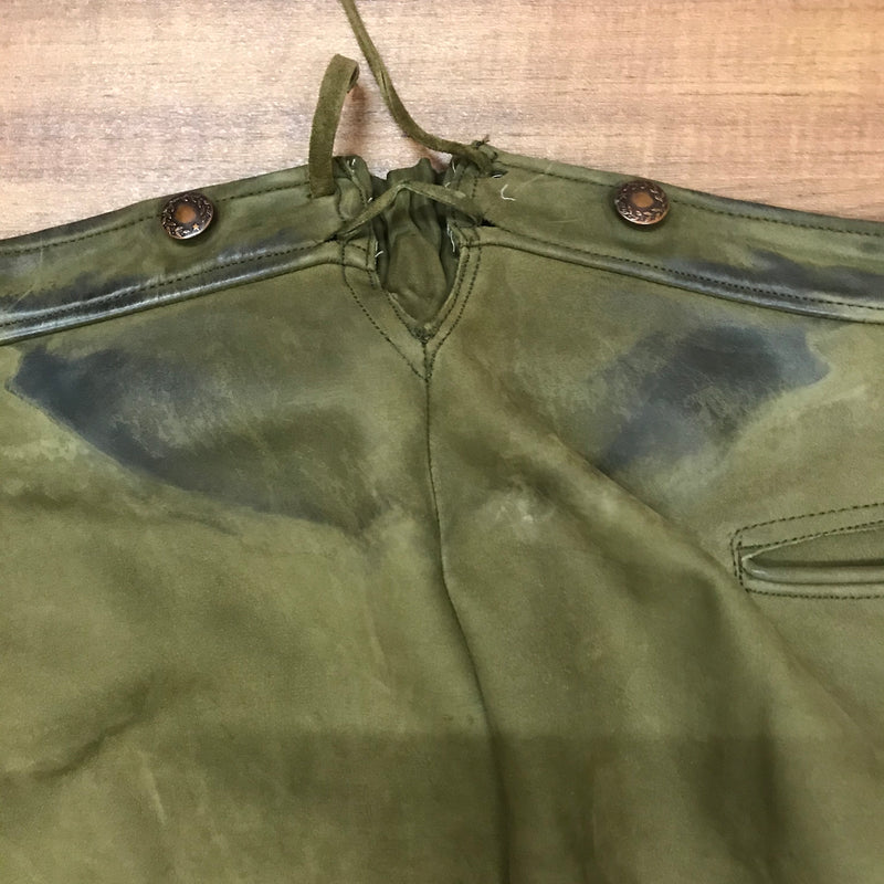Grüne Kniebundlederhose für Herren – Größe 54 | Authentisches Vintage Stück