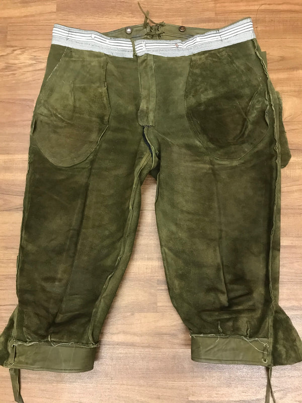 Grüne Kniebundlederhose für Herren – Größe 54 | Authentisches Vintage Stück