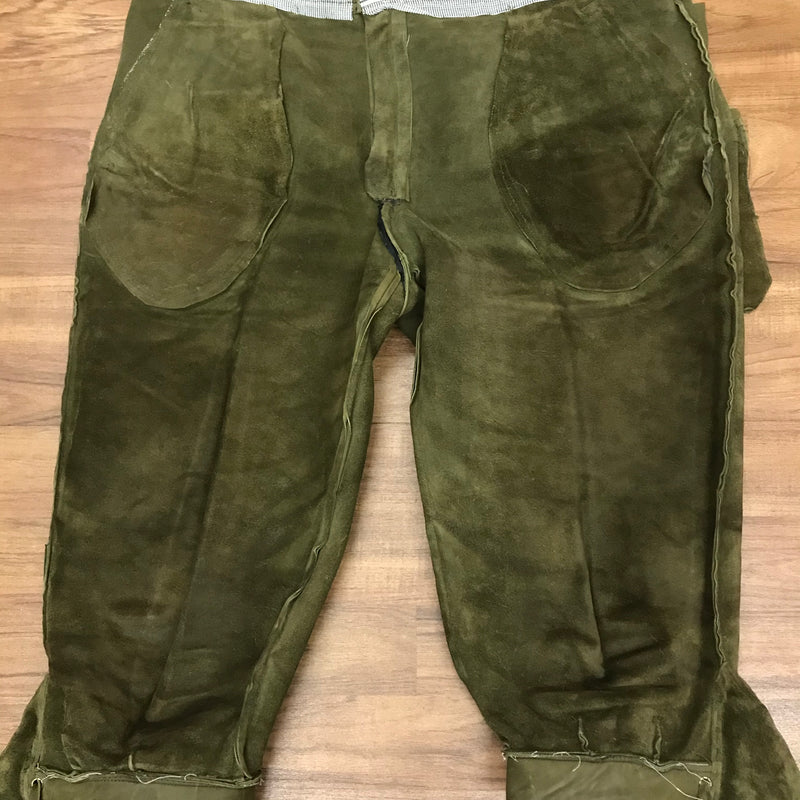 Grüne Kniebundlederhose für Herren – Größe 54 | Authentisches Vintage Stück