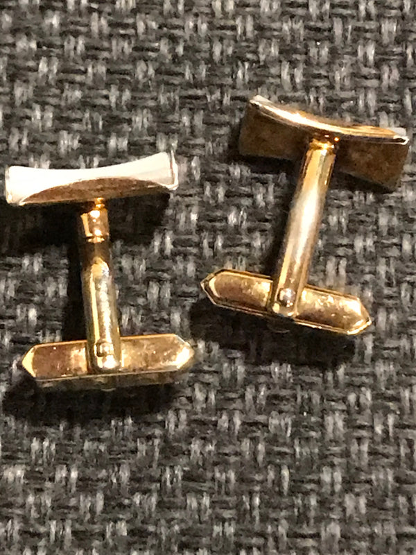 Kleine Manschettenknöpfe mit Permutt