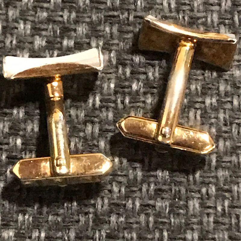 Kleine Manschettenknöpfe mit Permutt