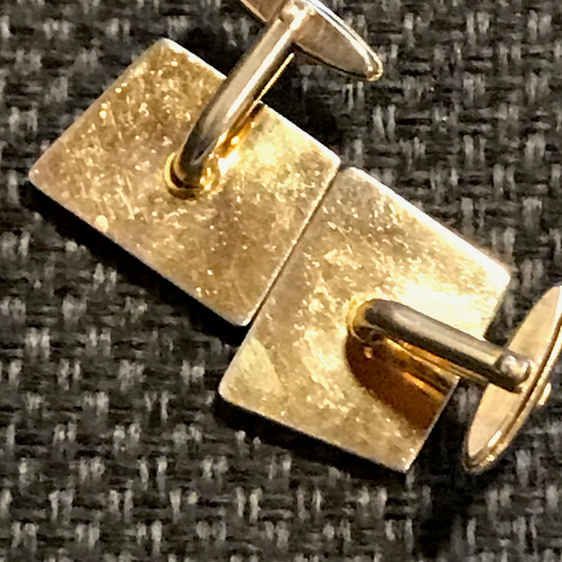 Manschettenknöpfe mit rotem Stein