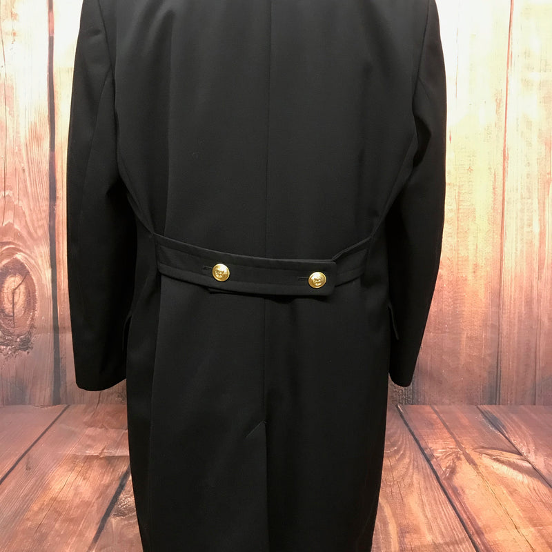 Rückansicht Marine Offiziersmantel schwarz mit Rückengurt und Knöpfen