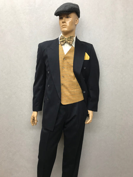 „20er Jahre Peaky-Blinders Kostüm Gr. 48: Weste gelb kariert, weiße Hemd, dunkle Hose, Schiebermütze“