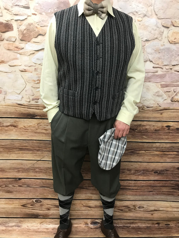 Peaky Blinders Kostüm Gr.48, 20er Jahre Stil mit Knickerbocker, gestreifte Weste, Hemd, Fliege, Rauten-Kniestrümpfe und Schiebermütze