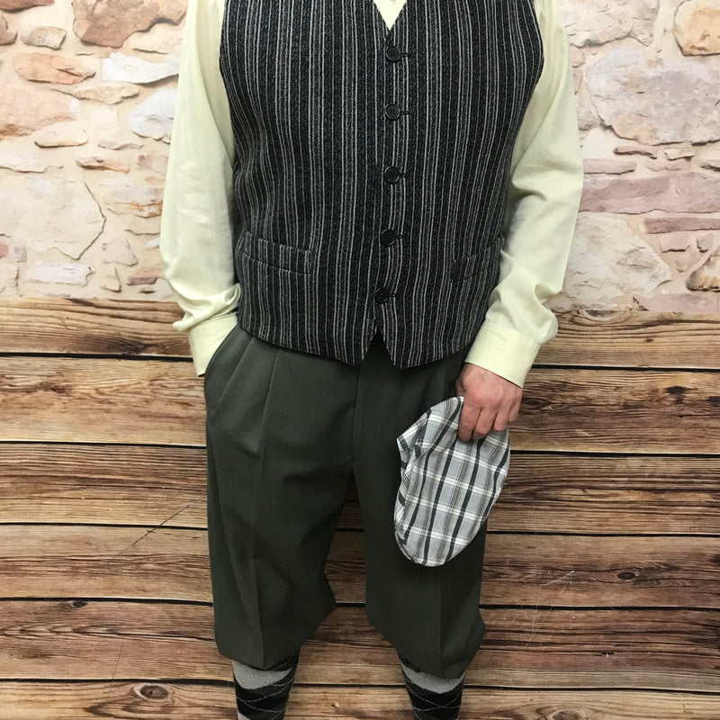Peaky Blinders Kostüm Gr.48, 20er Jahre Stil mit Knickerbocker, gestreifte Weste, Hemd, Fliege, Rauten-Kniestrümpfe und Schiebermütze
