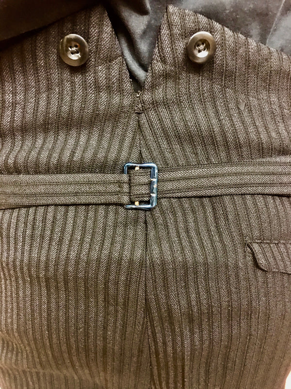 Vintage Stresemannhose Herren Größe 54, Bundweite 98 cm, Schurwolle, grau-schwarz gestreift, True Vintage, Knopf- und Hakenverschluss, ca. 1930er Jahre.