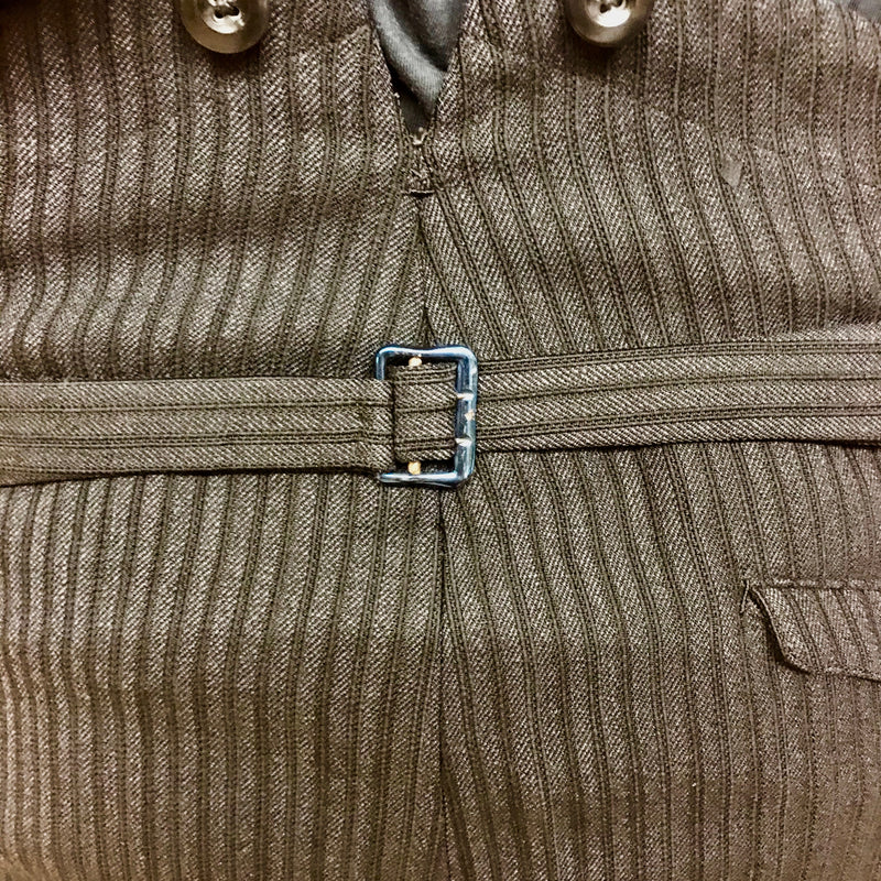 Vintage Stresemannhose Herren Größe 54, Bundweite 98 cm, Schurwolle, grau-schwarz gestreift, True Vintage, Knopf- und Hakenverschluss, ca. 1930er Jahre.