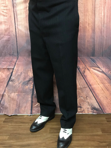 Vintage Stresemannhose Herren Größe 54, Bundweite 98 cm, Schurwolle, grau-schwarz gestreift, True Vintage, Knopf- und Hakenverschluss, ca. 1930er Jahre.
