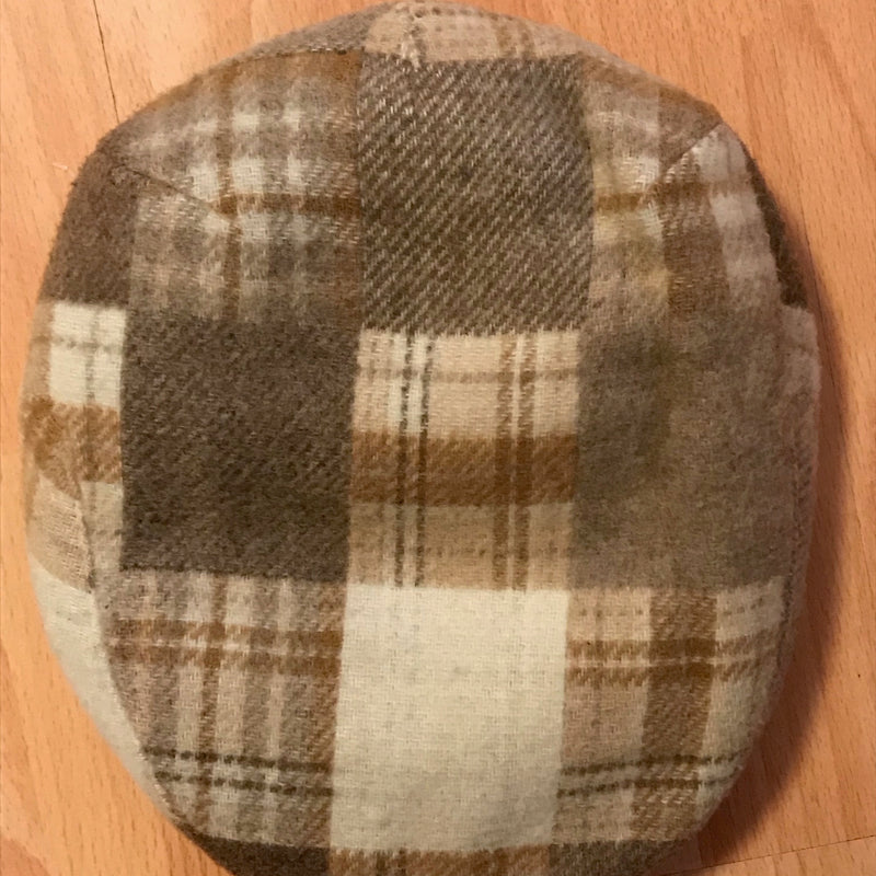 Schiebermütze Flat Cap kariert von oben.