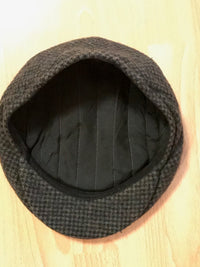 Casquette plate taille 57, gris chiné