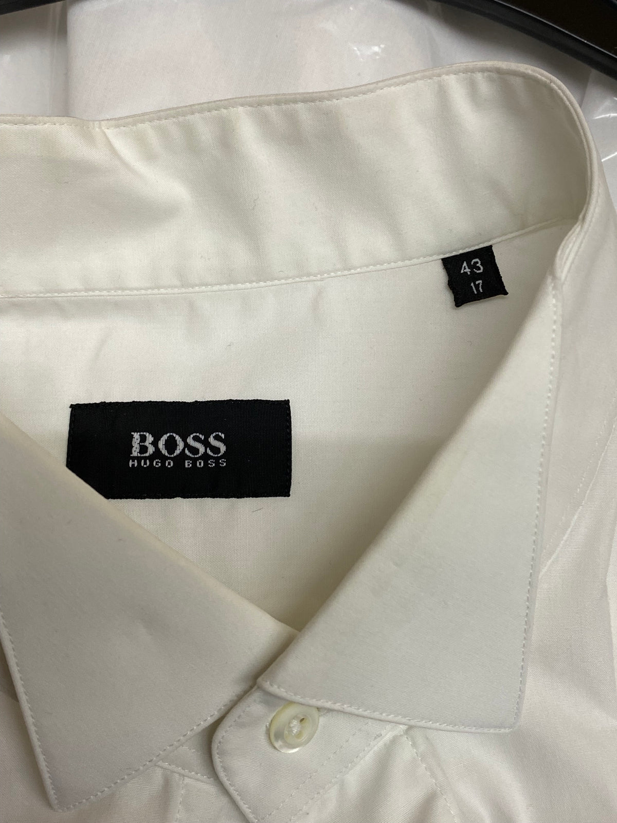 Chemise de smoking de Hugo Boss taille 43