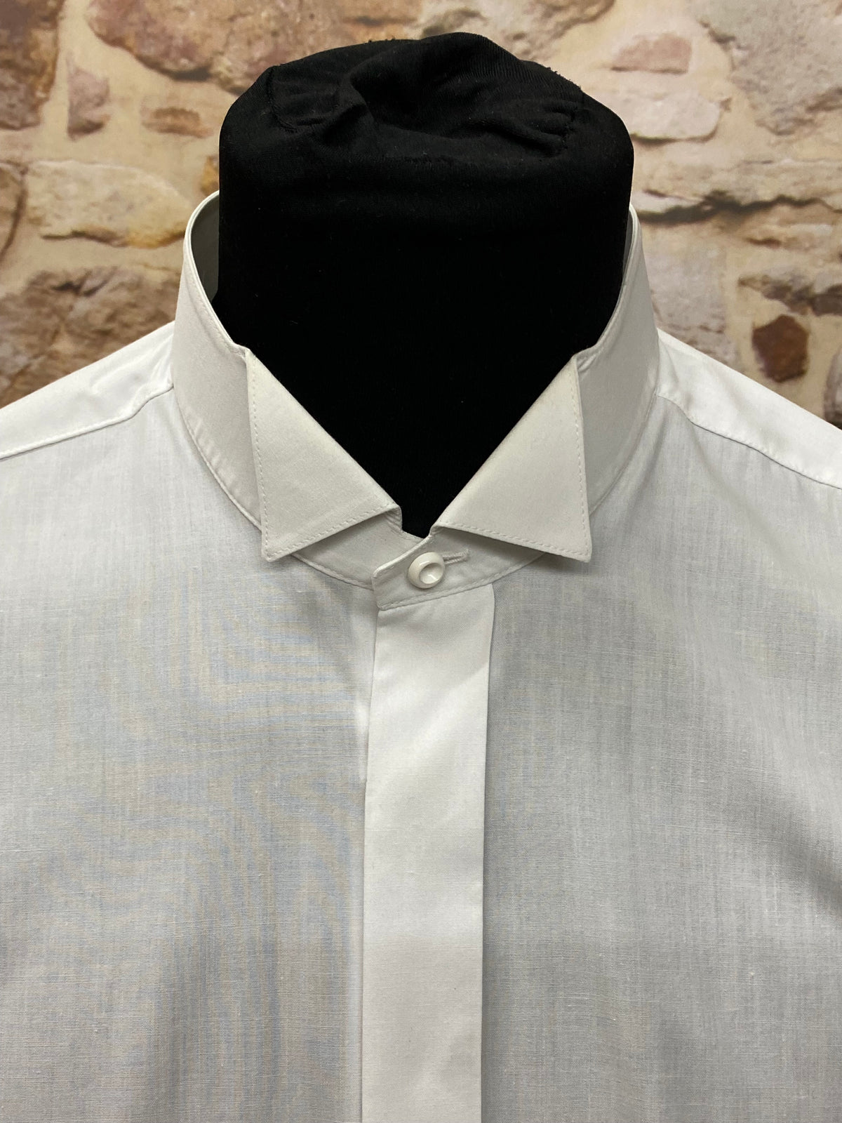 Chemise de smoking et robe avec patte de boutonnage dissimulée taille 41