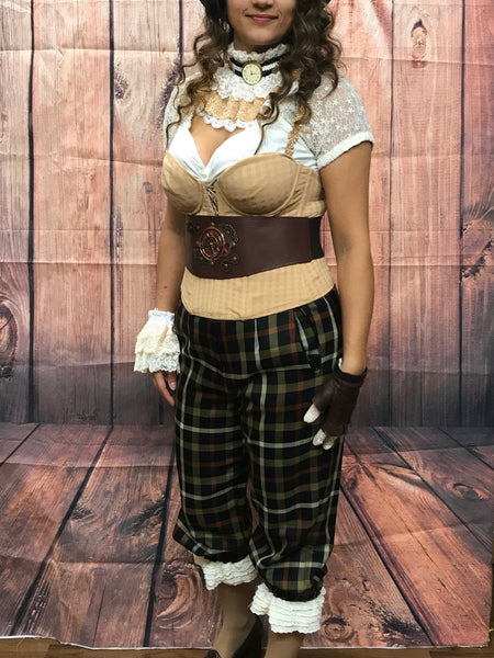 Steampunk Damenkostüm Gr. 40 ohne Zylinder – beige Corsage 80B, karierte Bloomers mit Rüschen, weiße Spitzenbluse, brauner Taillengürtel, Handschuhe & Halskrause.