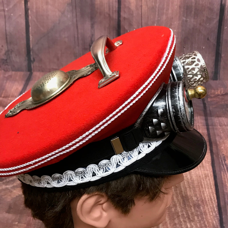 Rote Steampunk Schirmmütze für Uniform, Gr.57