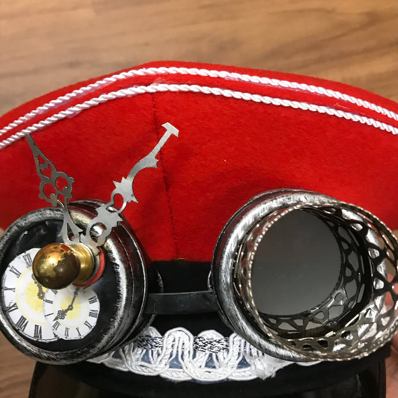 Rote Steampunk Schirmmütze für Uniform, Gr.57