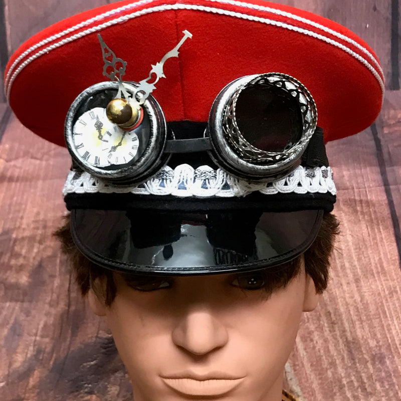 Rote handgefertigte Uniform-Mütze im Steampunk-Style Größe 57