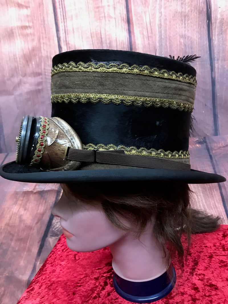 Antiker Steampunk-Zylinder aus echtem Maulwurfsfell in Größe 57, handveredelt mit Zahnrädern, Feder und abnehmbarer Brille. Einzigartiges Vintage-Unikat.