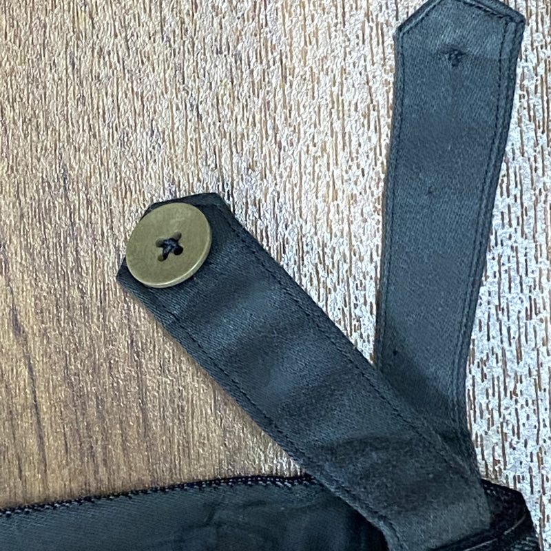 Hosenträgerknopf und Verschlussdetail der Stresemann Hose, True Vintage