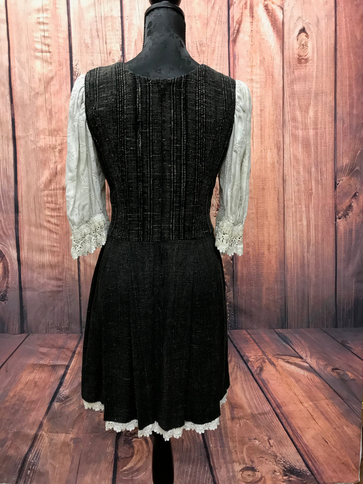 Robe courte de campagne robe traditionnelle noir/beige taille 38