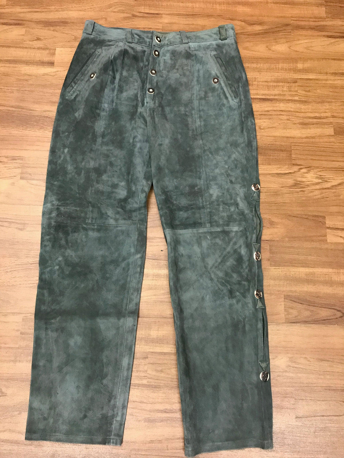 Dunkelgrüne Trachtenlederhose Herren Größe 52 – lang, aus Echtleder, Vintage Zustand
