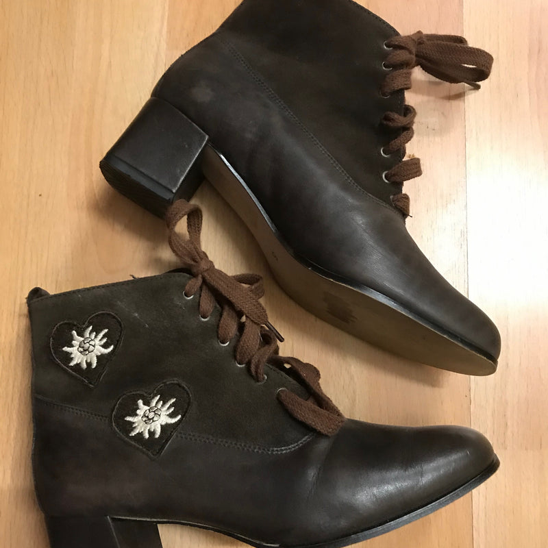 Braune Trachtenschuhe für Damen Halbhoch Gr.38