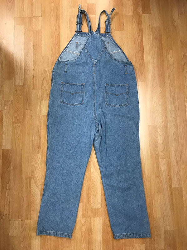 Rückansicht der 70er Jahre Jeans Latzhose