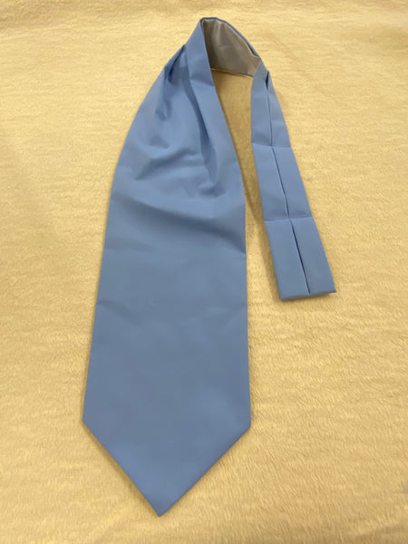 „Vintage Ascot Krawatte von Walbusch in Hellblau für elegante Herrenmode“