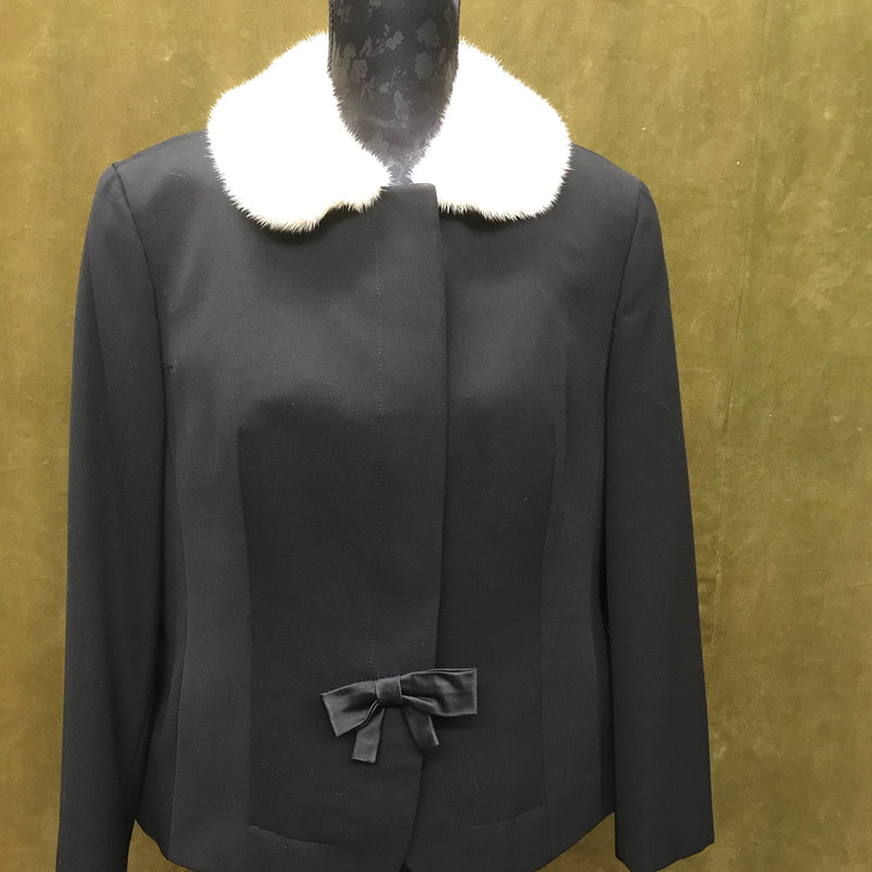 Schwarze Vintage Damenjacke 50er-Jahre mit weißem Fellkragen, Größe 44