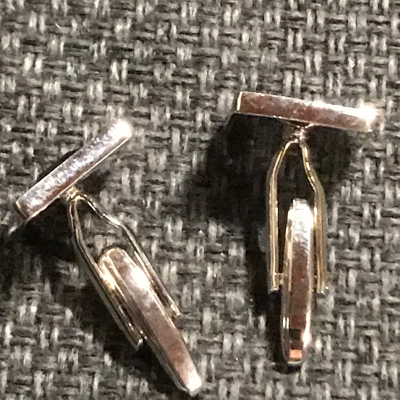 „Quadratische Manschettenknöpfe mit schwarzen Glassteinen im Retro Stil“