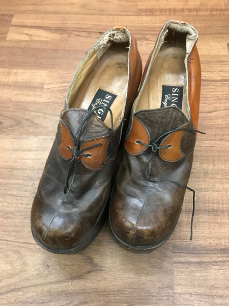 „Vintage 70er Plateauschuhe SINGEN England aus braunem Leder, Größe 39“