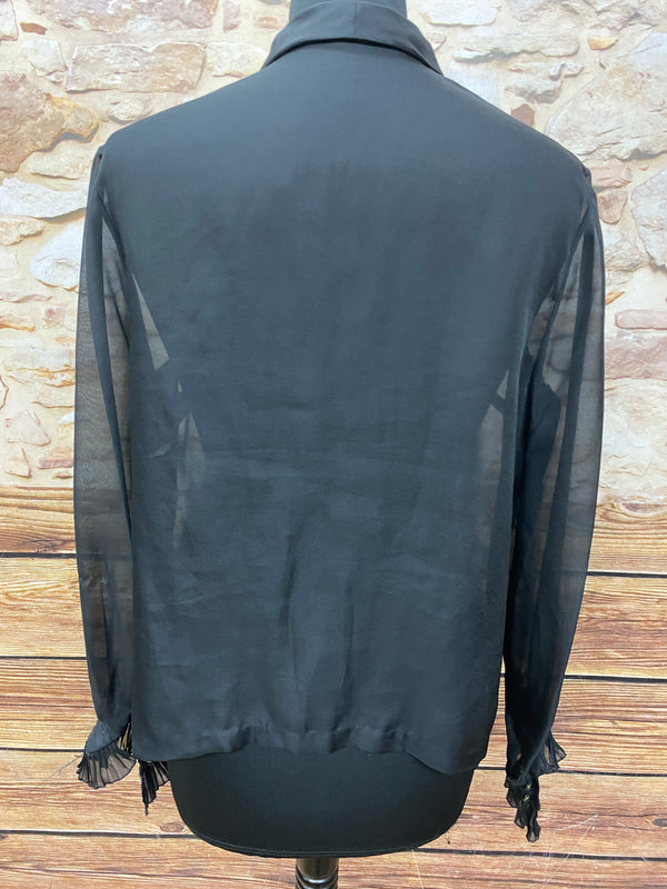 Schwarze transparente Vintage-Rüschenbluse aus den 1970er Jahren, Rückenansicht