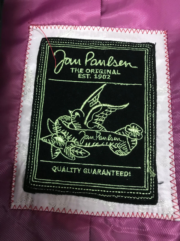Innenetikett „Jan Paulsen The Original“ auf pinkfarbenem Futter