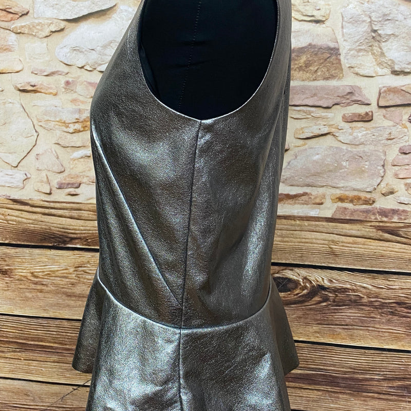 „Seitenansicht silbernes Vintage Top mit Schößchen Taille“