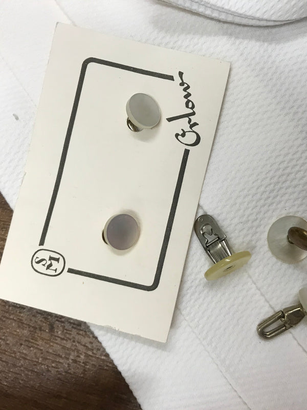 Detailansicht Vintage Knopf-Set Orlow für Smoking Outfit in Weiß
