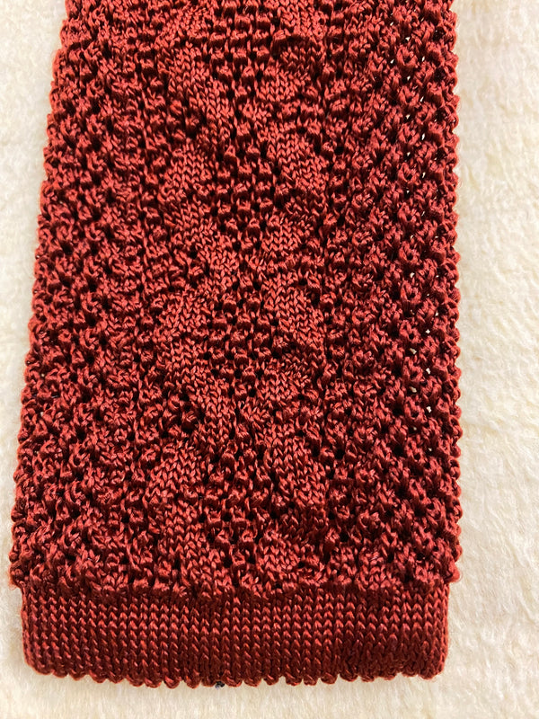 „Schmale Vintage Strickkrawatte Made in Germany in rostbrauner Farbe“