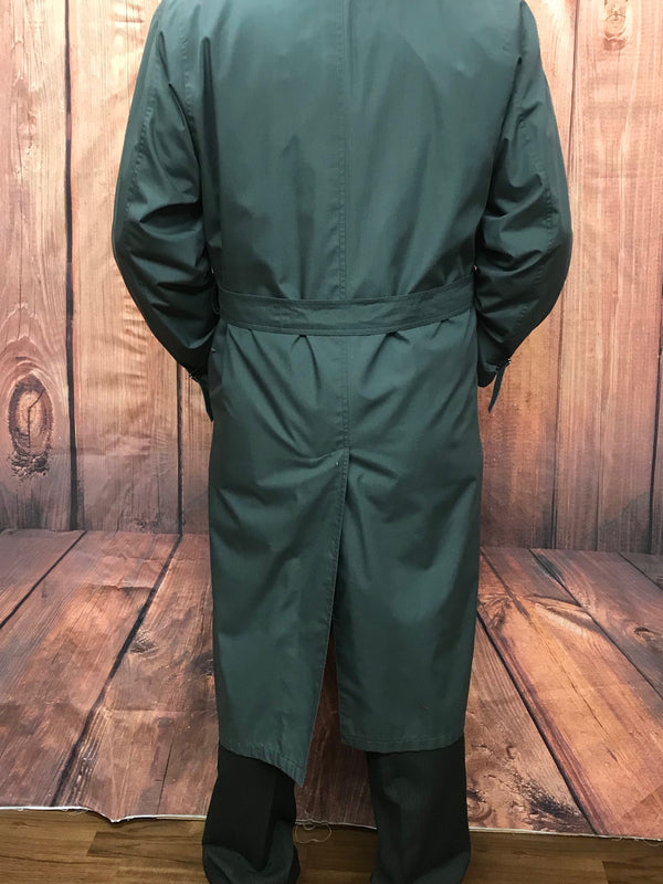 Rückansicht langer graublauer Vintage Trenchcoat Herren Größe 52/54