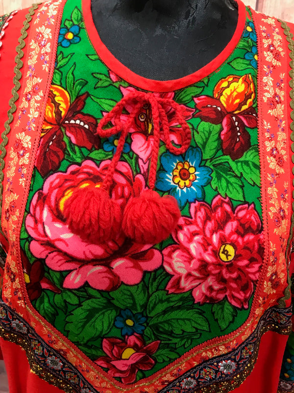 „Detail Ethno Blumenmuster Tunika mit Quasten 70er Stil“