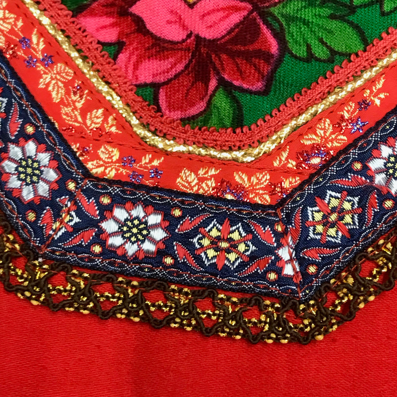 „Detail Ethno Blumenmuster Tunika mit Quasten 70er Stil“