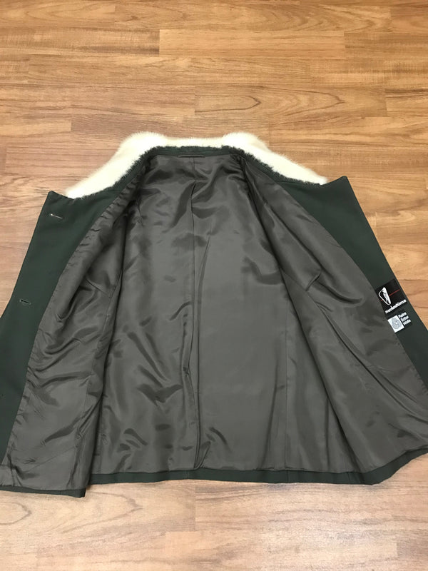 Innenansicht grüne Vintage Damenjacke mit Futter und Pelzkragen