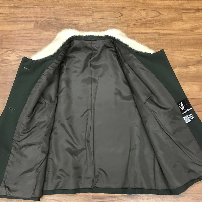 Innenansicht grüne Vintage Damenjacke mit Futter und Pelzkragen