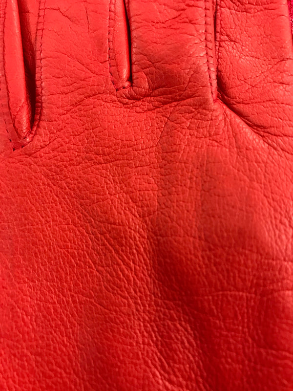 Rote Handschuhe kurz
