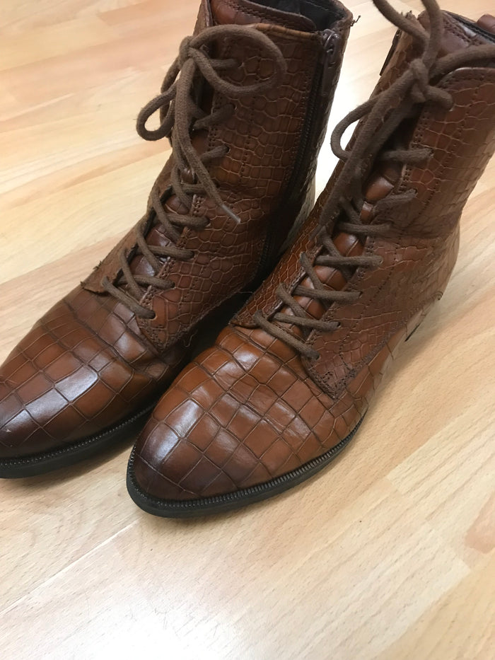 Braune Vintage Schnürstiefel der Marke Gabor Gr.39